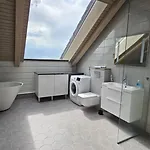 Naava Kattohuoneistot Apartmán *